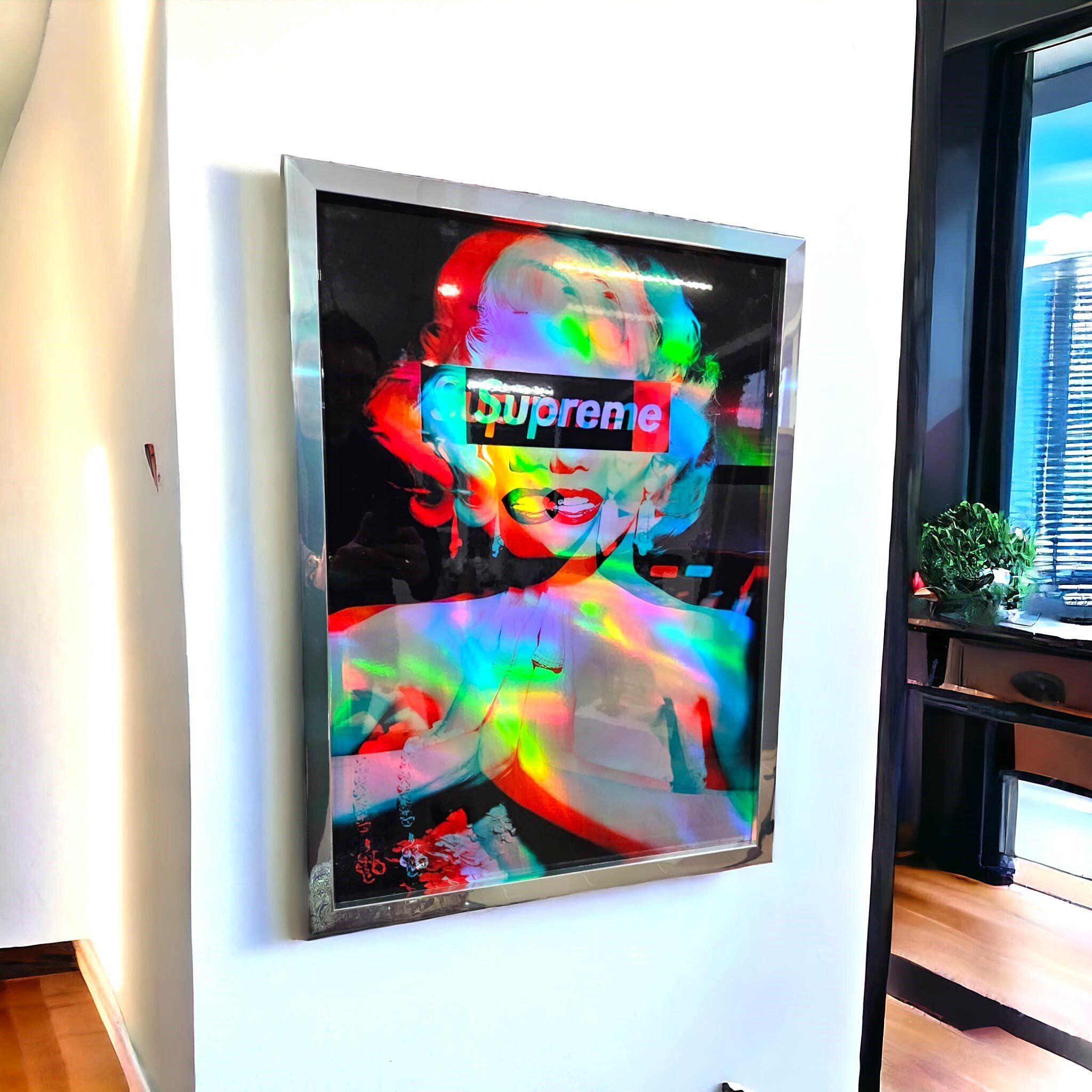 Marilyn Monroe holographic picture with chrome mirror frame - limited edition