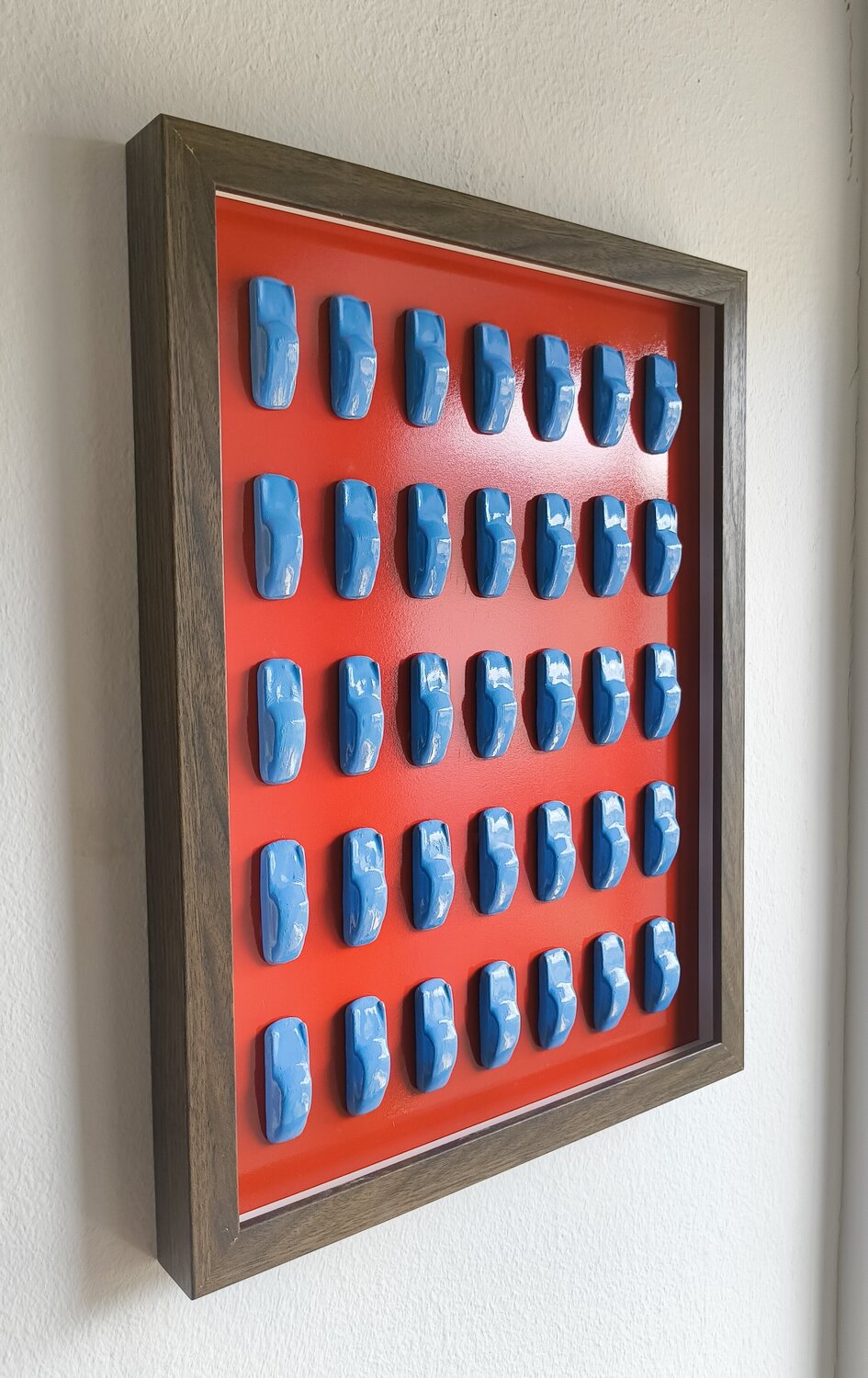 Porsche 911 Skulptur, Pastellblau auf Blutorange Noah Hummer Skulptur zu verkaufen