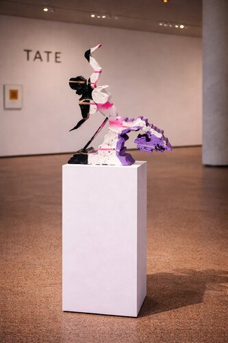 Glamour by Ernesto Zapata Urrutiabeascoa, Sculpture for Sale on Select