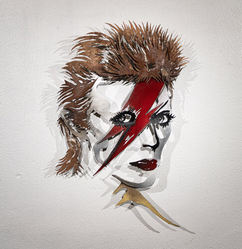 David Bowie - Aladdin Sane -1973 by Frédéric Daty, Sculpture for Sale on Select