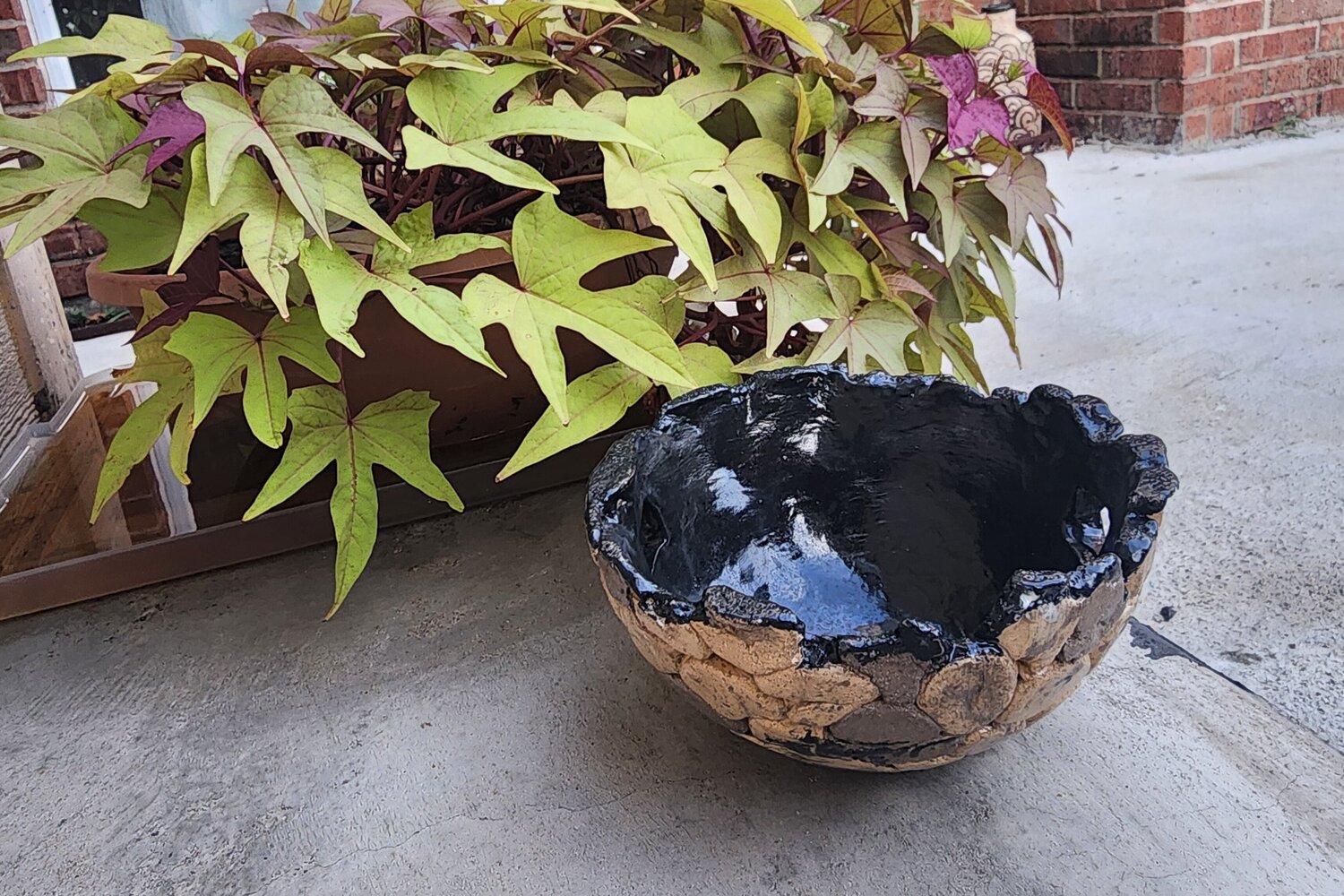 VOLCANIC HEARTH Jyoti Ahuja Tyagi Skulptur zu verkaufen