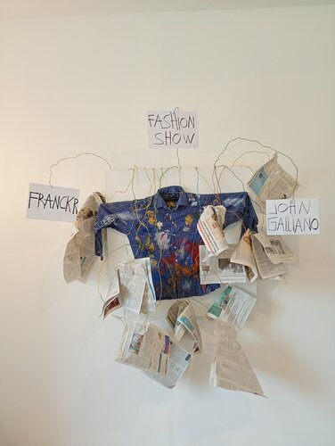 HAUTE COUTURE , BASSE PRESSE von Franck Rivoal, Malerei kaufen auf Select