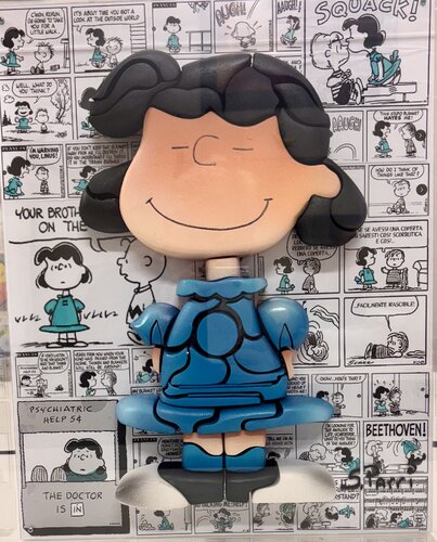 Lucy  ( featurig  peanuts) in a plexiglas box by Simone Parri, Sculpture for Sale on Select