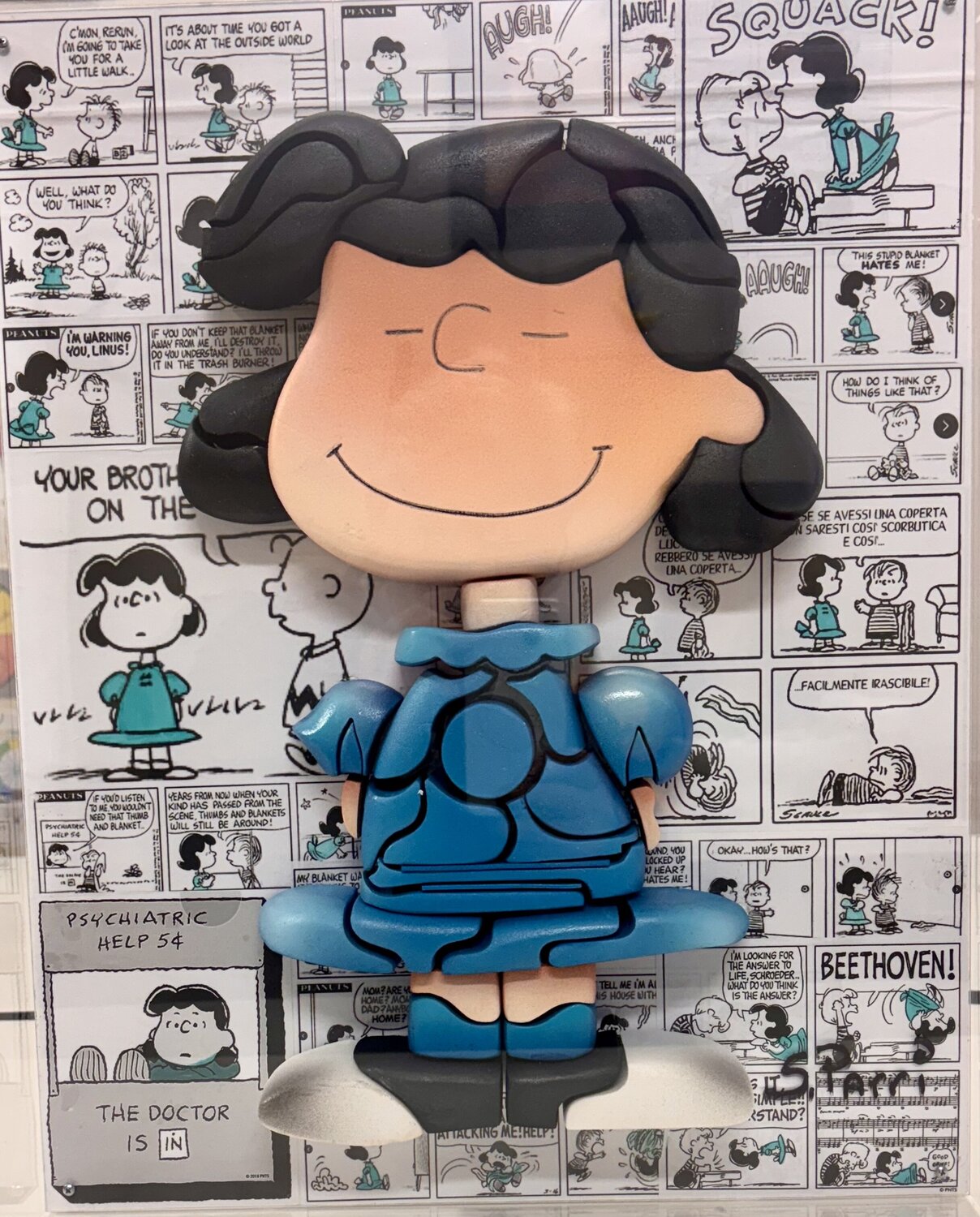 Lucy  ( featurig  peanuts) in a plexiglas box Simone Parri Sculpture for sale