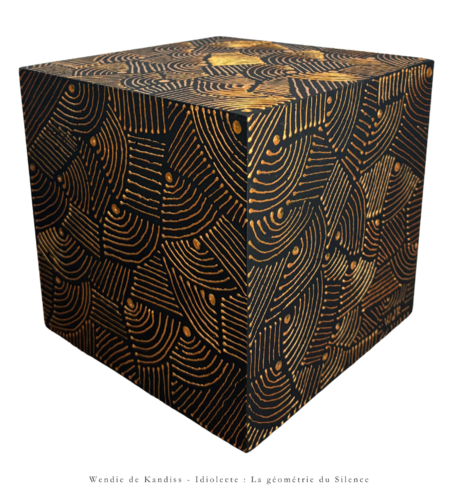 ► CUBE Conceptuel N°2 - L’avarice von Wendie de Kandiss, Skulptur kaufen auf Select