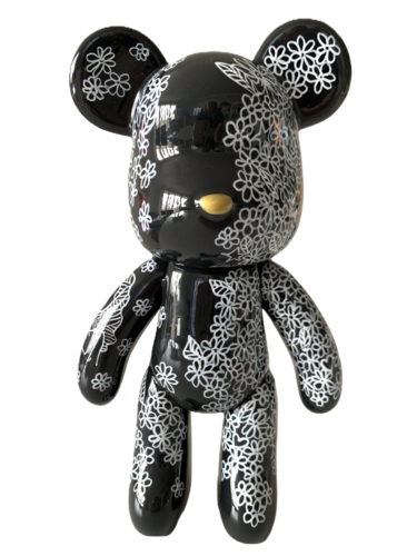 Marcel dentelle by Caroline Montigneaux, Sculpture for Sale on Select