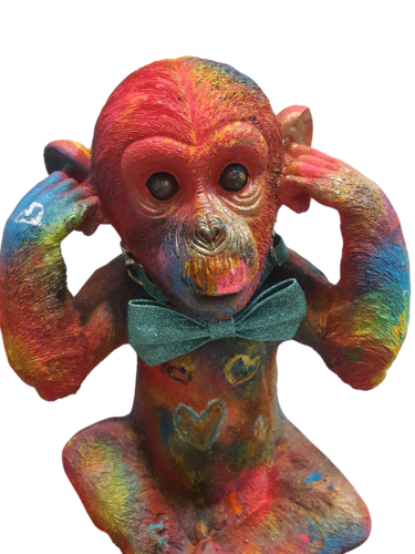 I love u - Luxuriöse Affe mit Herz.. street art à la Banksy by Karibou, Sculpture for Sale on Select